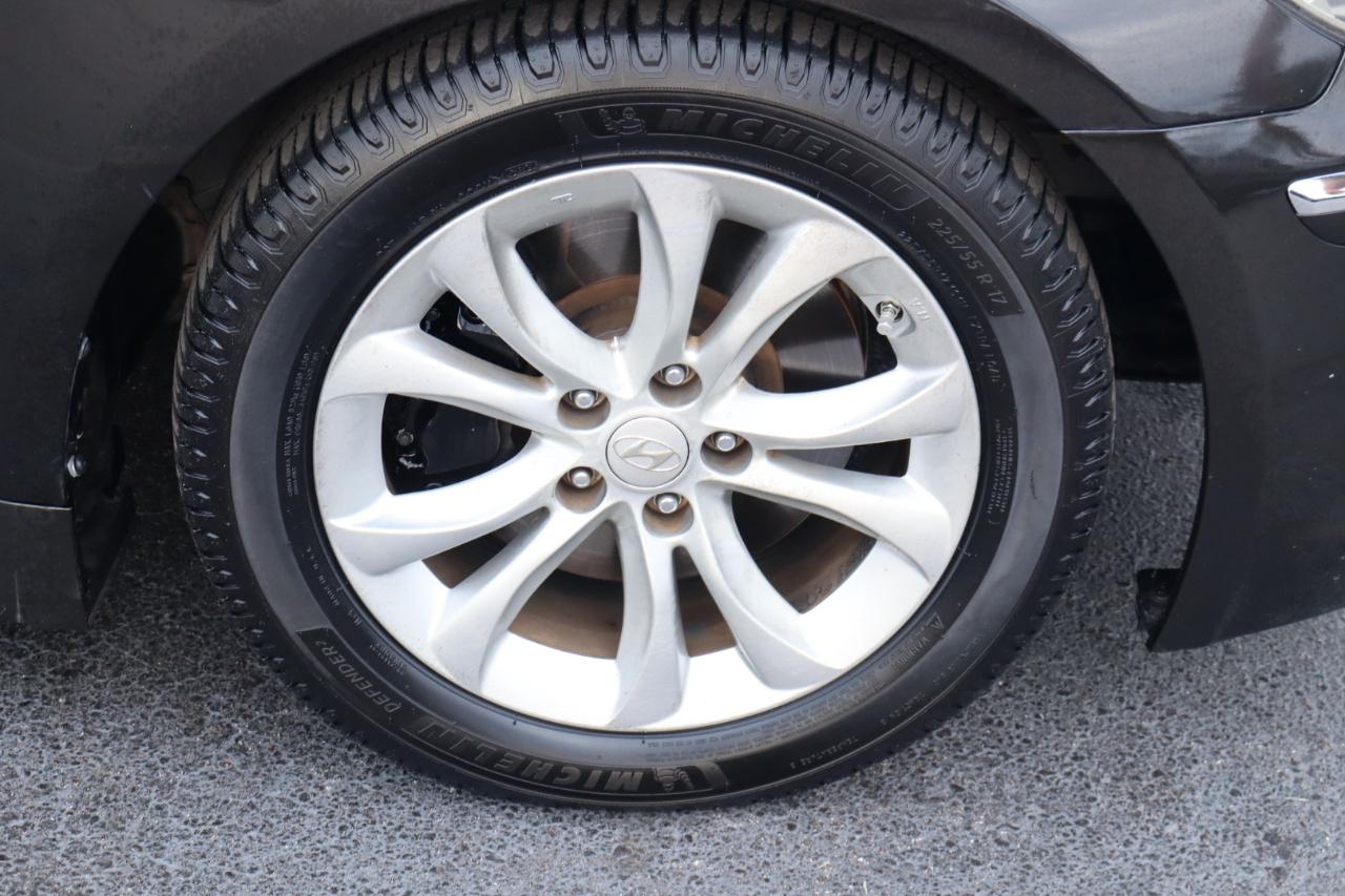 Hyundai Genesis 4dr Sdn V6 3.8L 2013