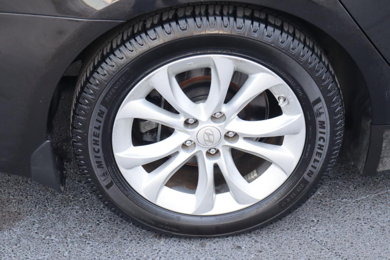 Hyundai Genesis 4dr Sdn V6 3.8L 2013