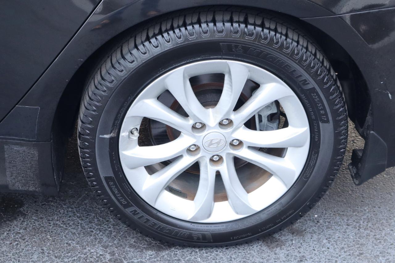 Hyundai Genesis 4dr Sdn V6 3.8L 2013