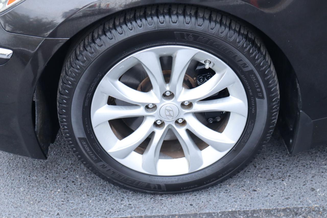 Hyundai Genesis 4dr Sdn V6 3.8L 2013