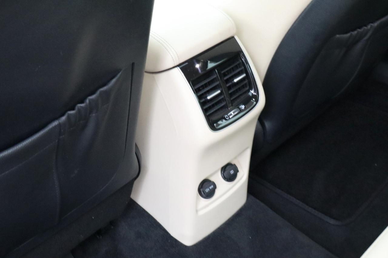 Kia Cadenza Premium Sedan 2017
