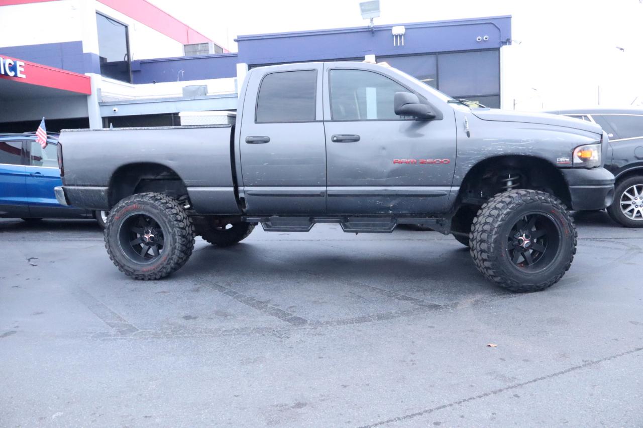 Dodge Ram 2500 4dr Quad Cab 140.5" WB 4WD ST 2004