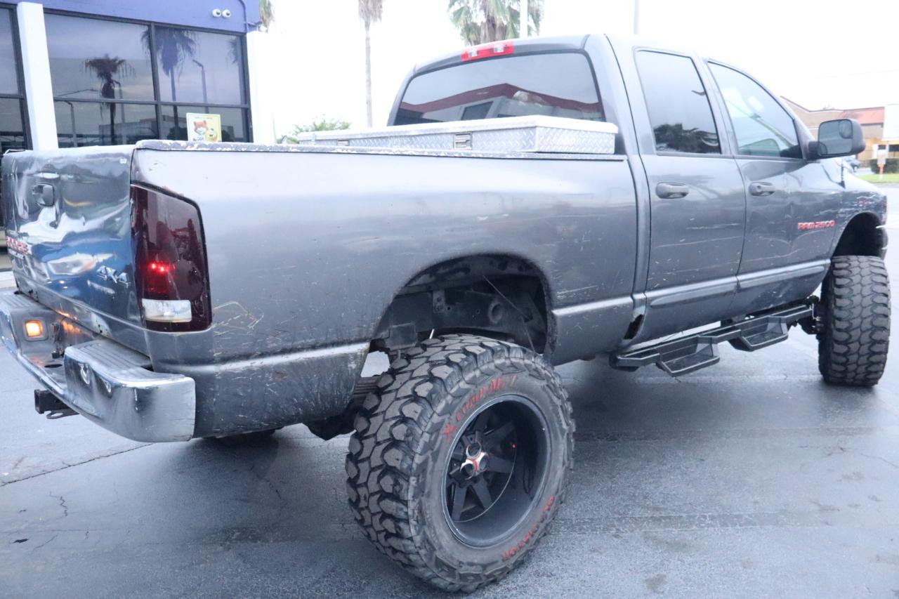 Dodge Ram 2500 4dr Quad Cab 140.5" WB 4WD ST 2004