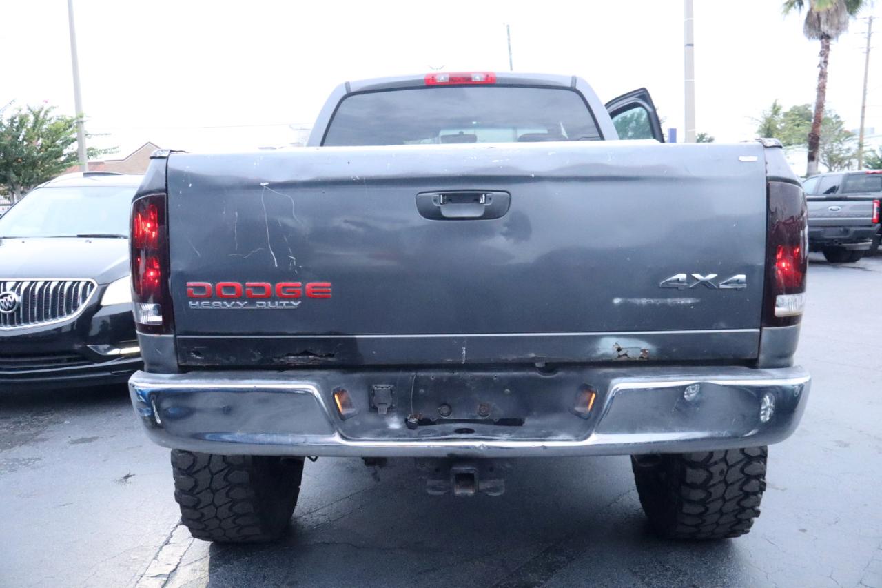 Dodge Ram 2500 4dr Quad Cab 140.5" WB 4WD ST 2004