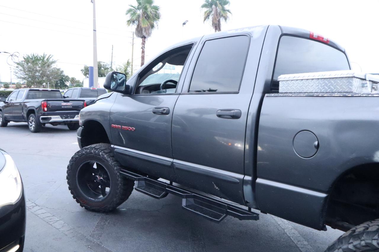 Dodge Ram 2500 4dr Quad Cab 140.5" WB 4WD ST 2004