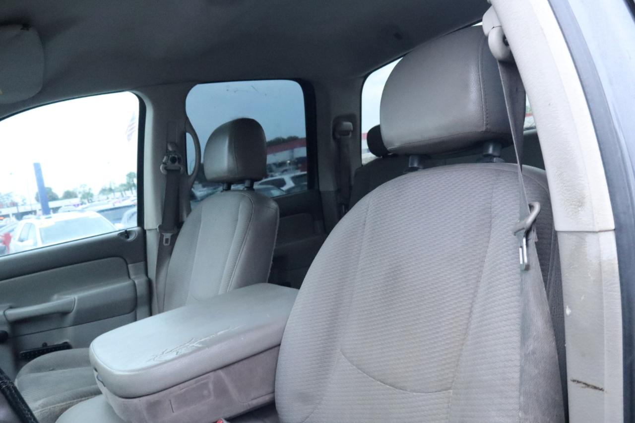 Dodge Ram 2500 4dr Quad Cab 140.5" WB 4WD ST 2004