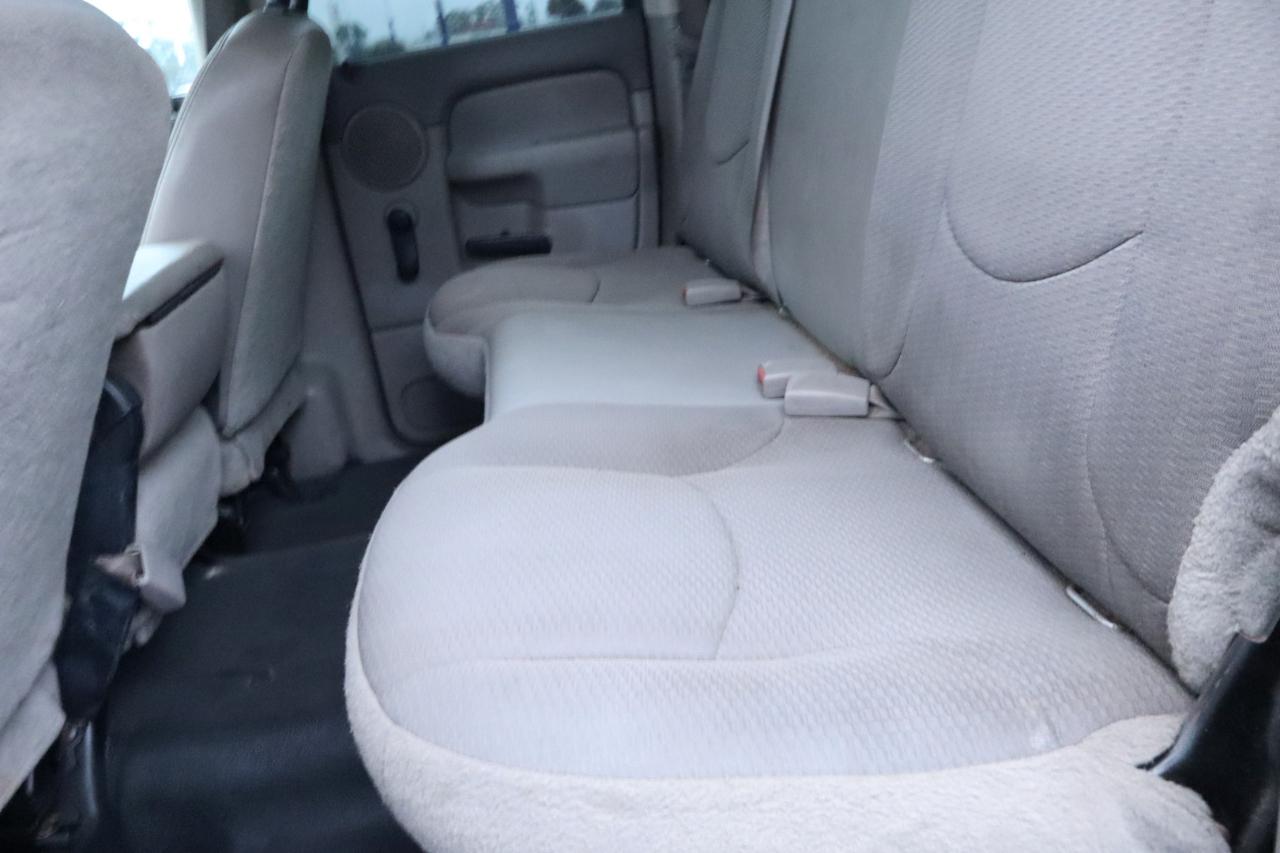 Dodge Ram 2500 4dr Quad Cab 140.5" WB 4WD ST 2004