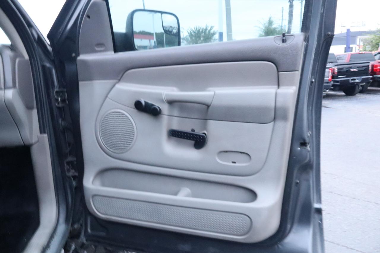 Dodge Ram 2500 4dr Quad Cab 140.5" WB 4WD ST 2004