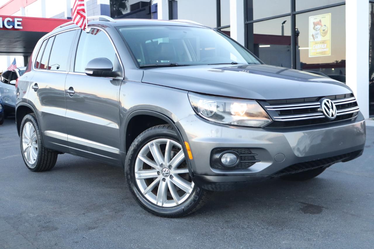 Volkswagen Tiguan 2WD 4dr Auto SE w/Sunroof & Nav 2013