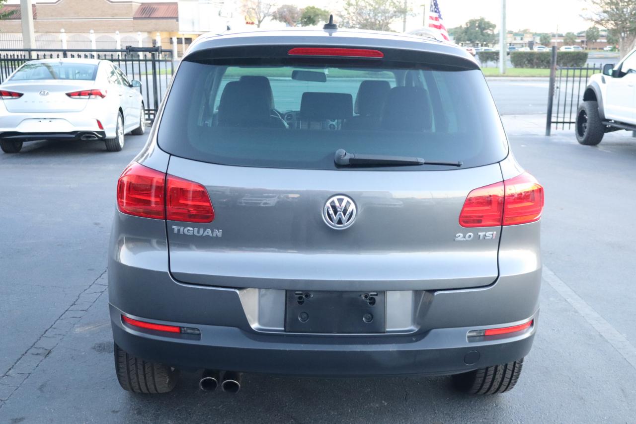 Volkswagen Tiguan 2WD 4dr Auto SE w/Sunroof & Nav 2013