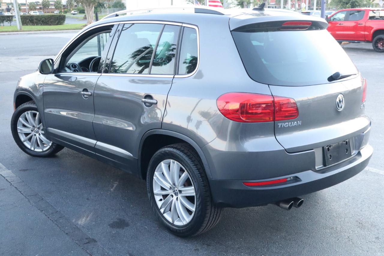 Volkswagen Tiguan 2WD 4dr Auto SE w/Sunroof & Nav 2013