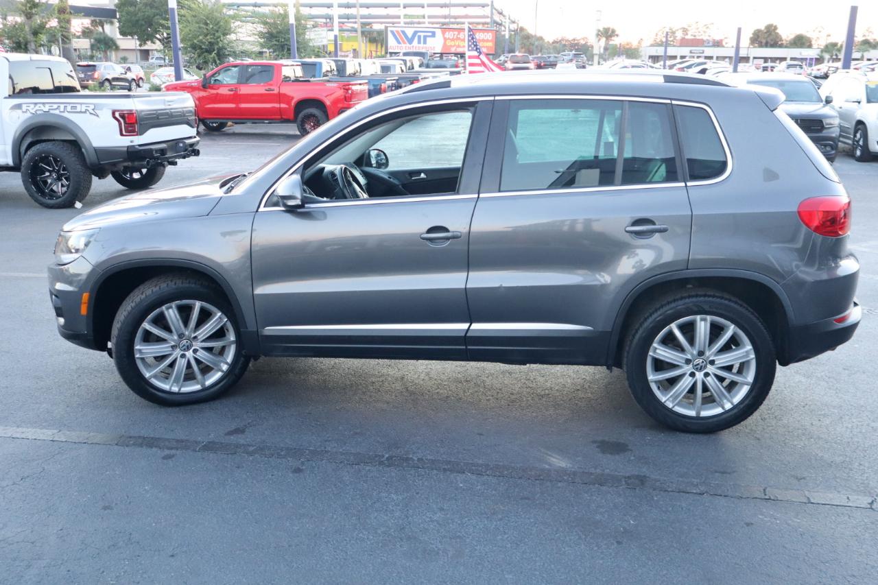 Volkswagen Tiguan 2WD 4dr Auto SE w/Sunroof & Nav 2013