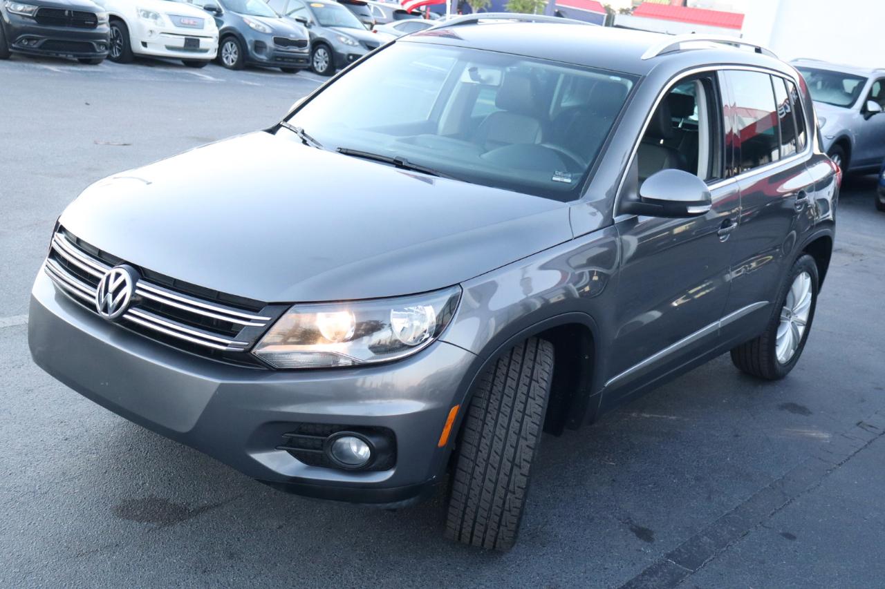 Volkswagen Tiguan 2WD 4dr Auto SE w/Sunroof & Nav 2013