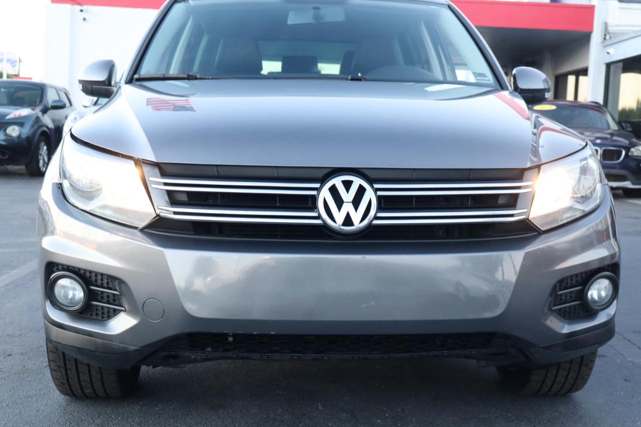 Volkswagen Tiguan 2WD 4dr Auto SE w/Sunroof & Nav 2013