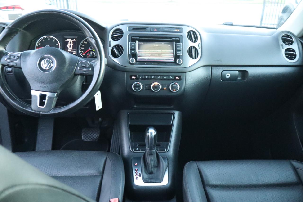 Volkswagen Tiguan 2WD 4dr Auto SE w/Sunroof & Nav 2013