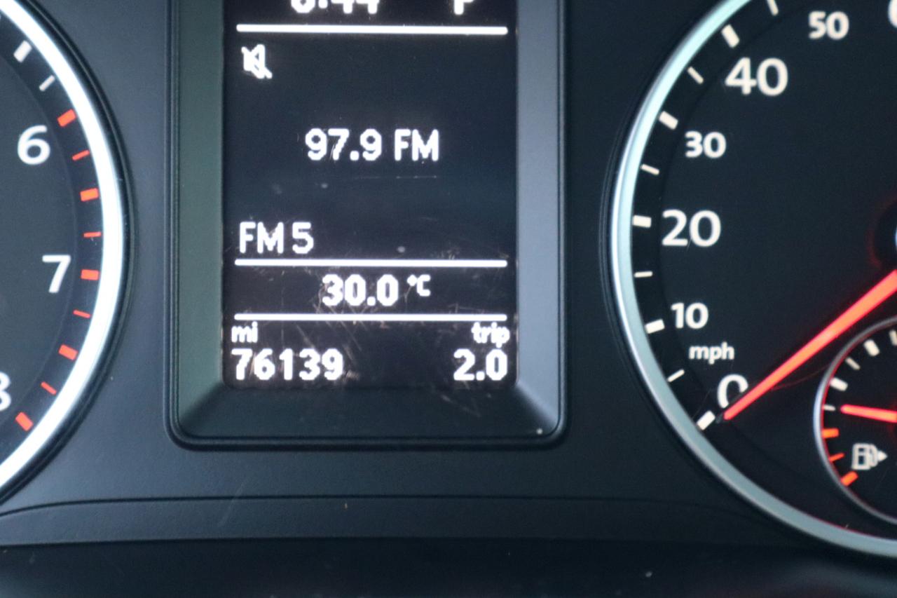 Volkswagen Tiguan 2WD 4dr Auto SE w/Sunroof & Nav 2013