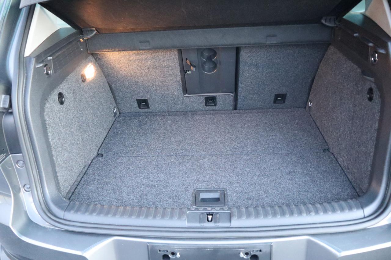 Volkswagen Tiguan 2WD 4dr Auto SE w/Sunroof & Nav 2013