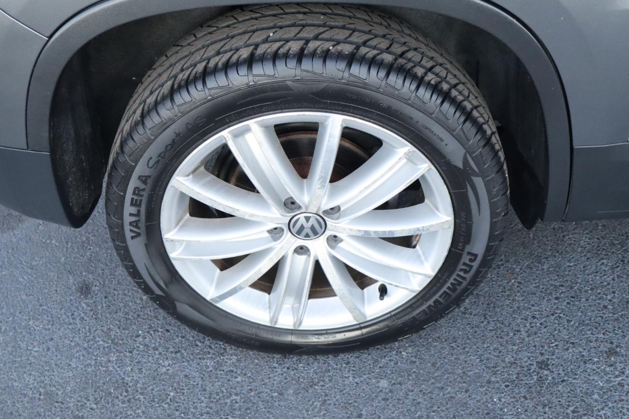 Volkswagen Tiguan 2WD 4dr Auto SE w/Sunroof & Nav 2013