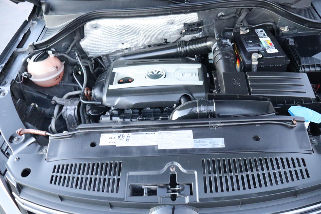 Volkswagen Tiguan 2WD 4dr Auto SE w/Sunroof & Nav 2013