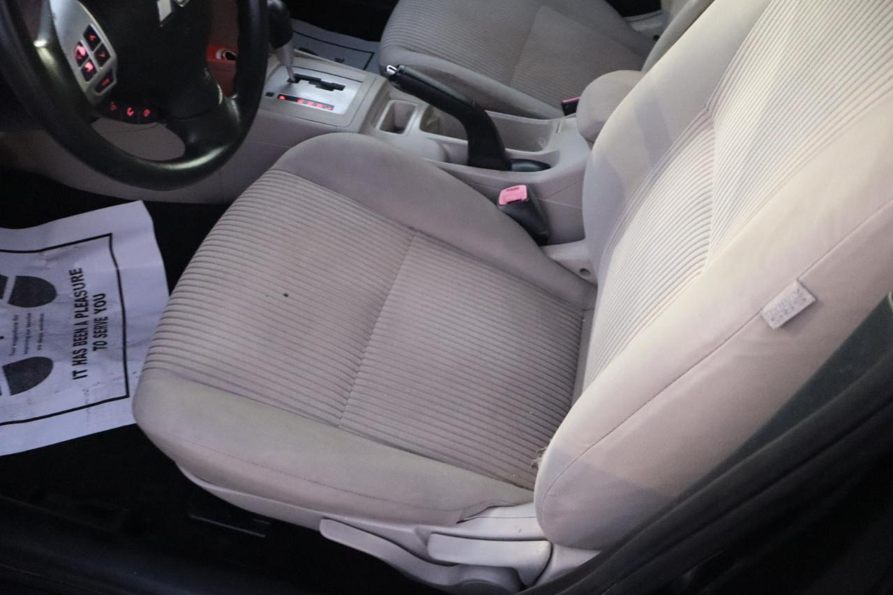 Mitsubishi Lancer 4dr Sdn Man ES FWD 2014