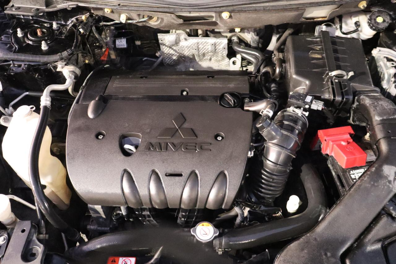 Mitsubishi Lancer 4dr Sdn Man ES FWD 2014