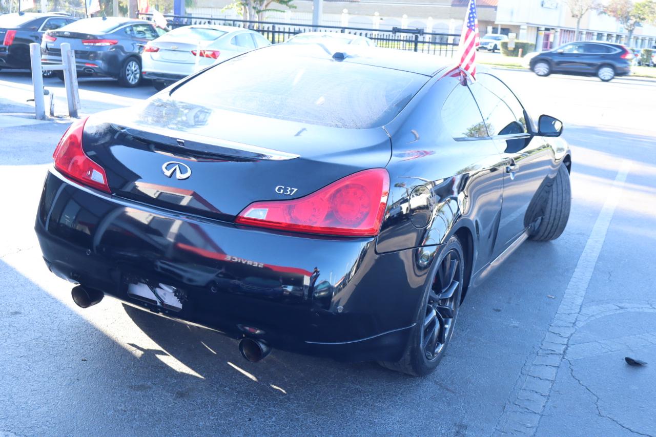 Infiniti G37 Coupe 2dr Journey RWD 2011