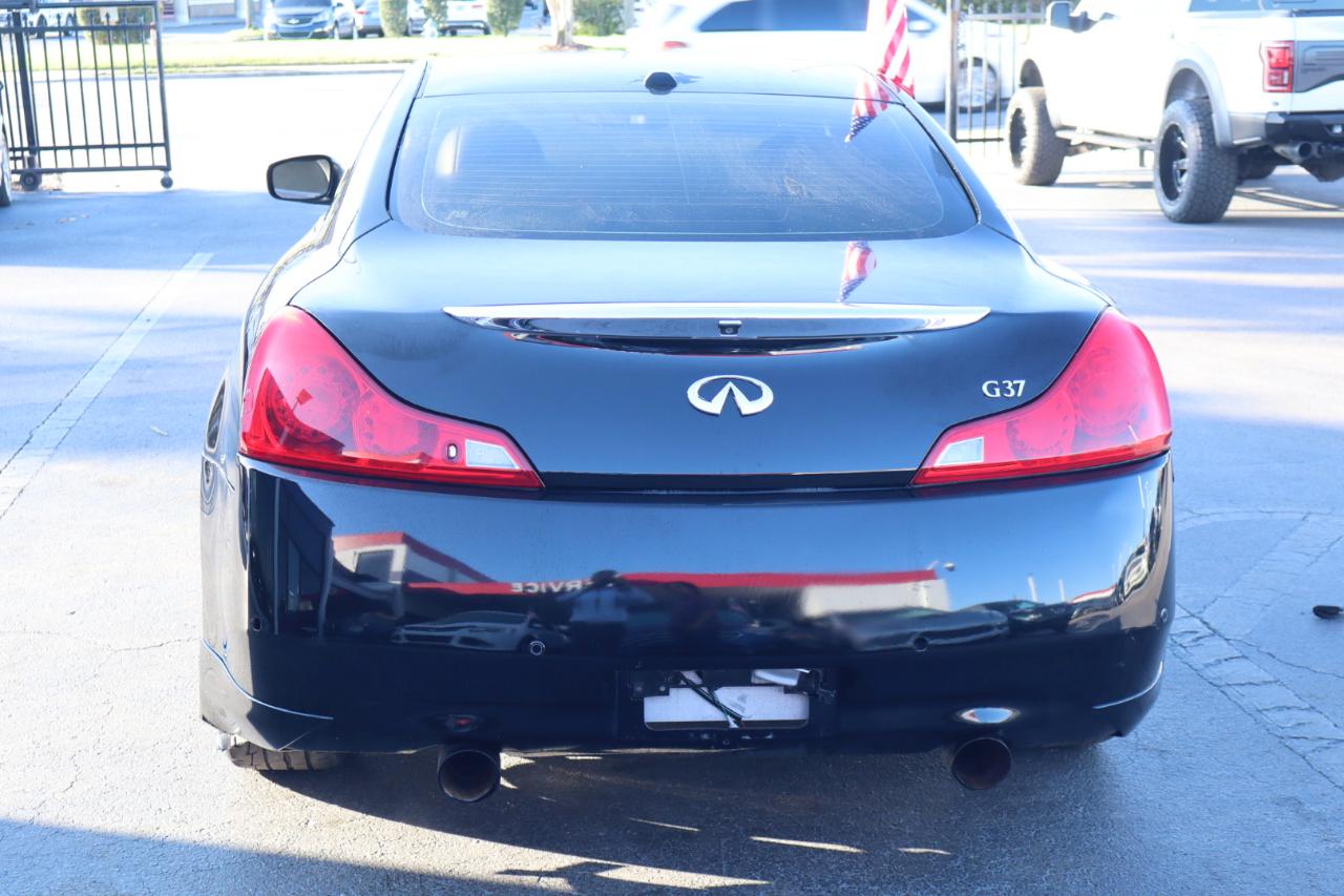 Infiniti G37 Coupe 2dr Journey RWD 2011