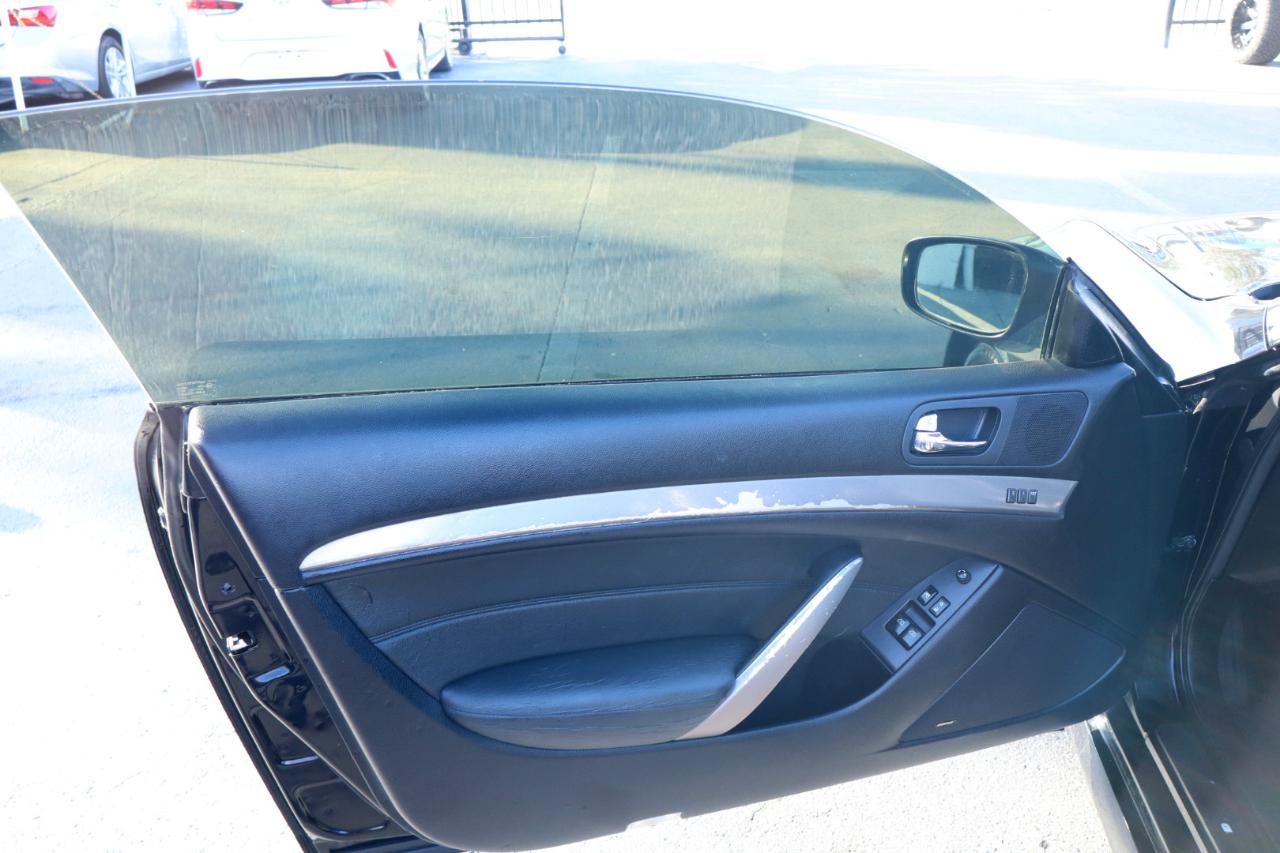 Infiniti G37 Coupe 2dr Journey RWD 2011