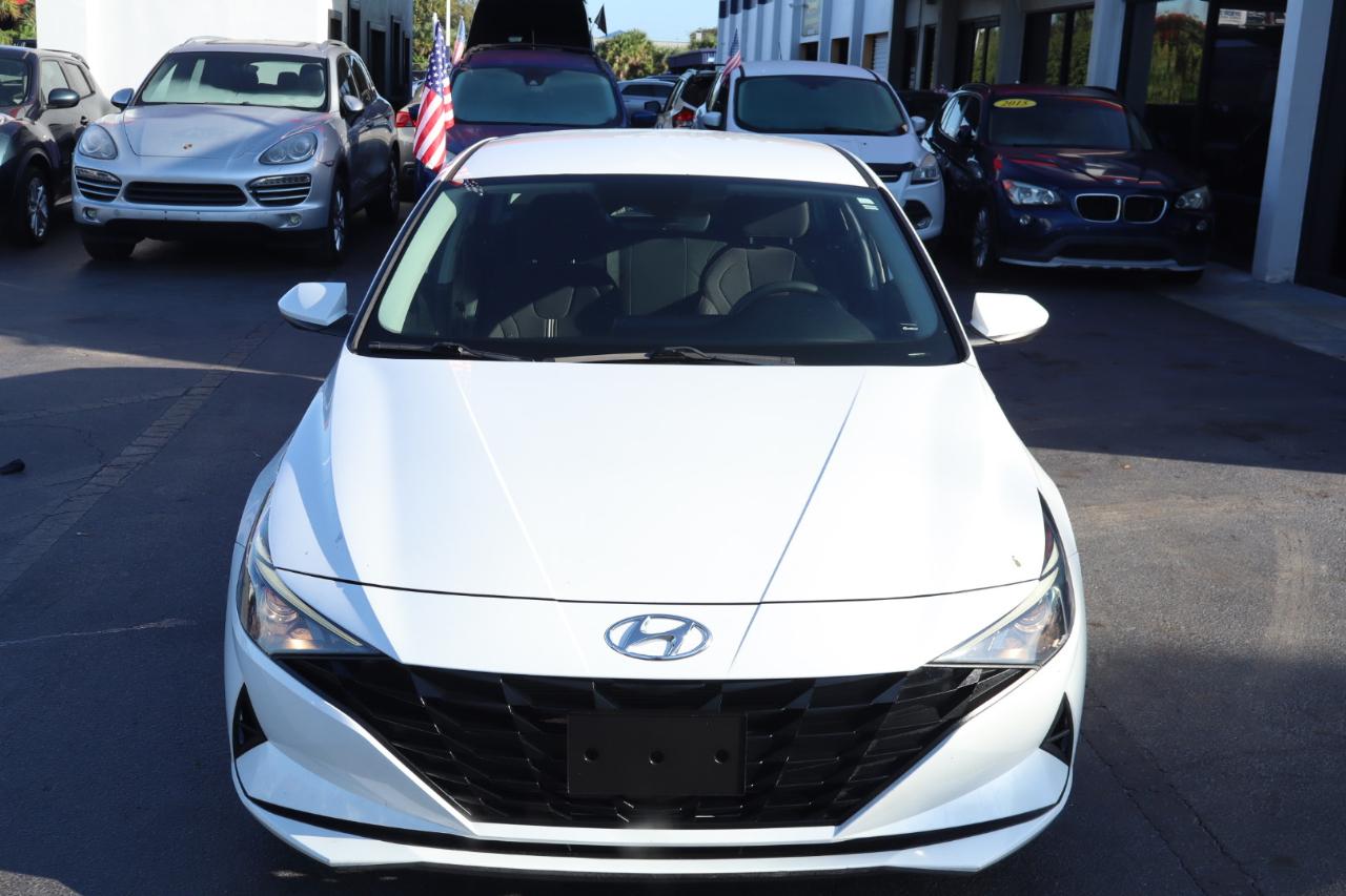 Hyundai Elantra SEL IVT 2021