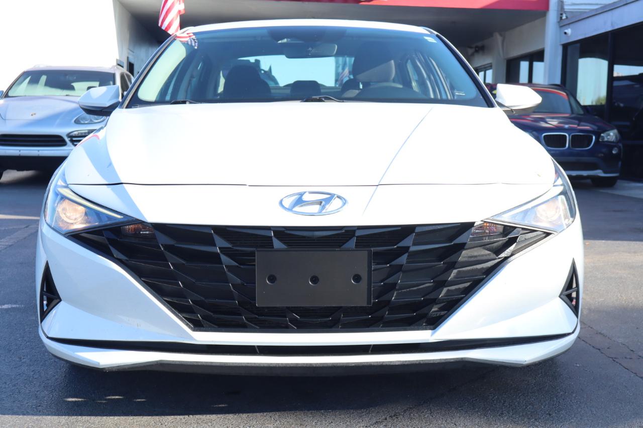 Hyundai Elantra SEL IVT 2021
