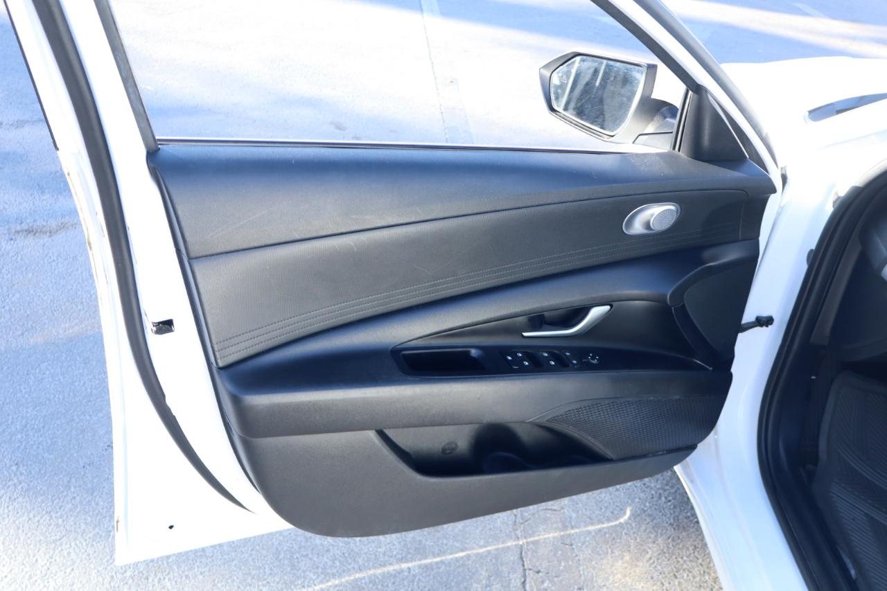 Hyundai Elantra SEL IVT 2021