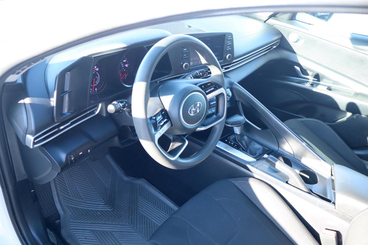 Hyundai Elantra SEL IVT 2021