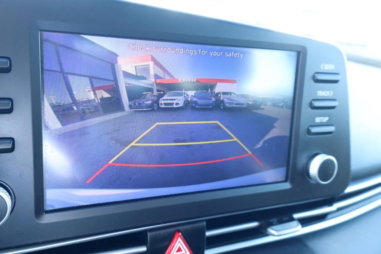 Hyundai Elantra SEL IVT 2021