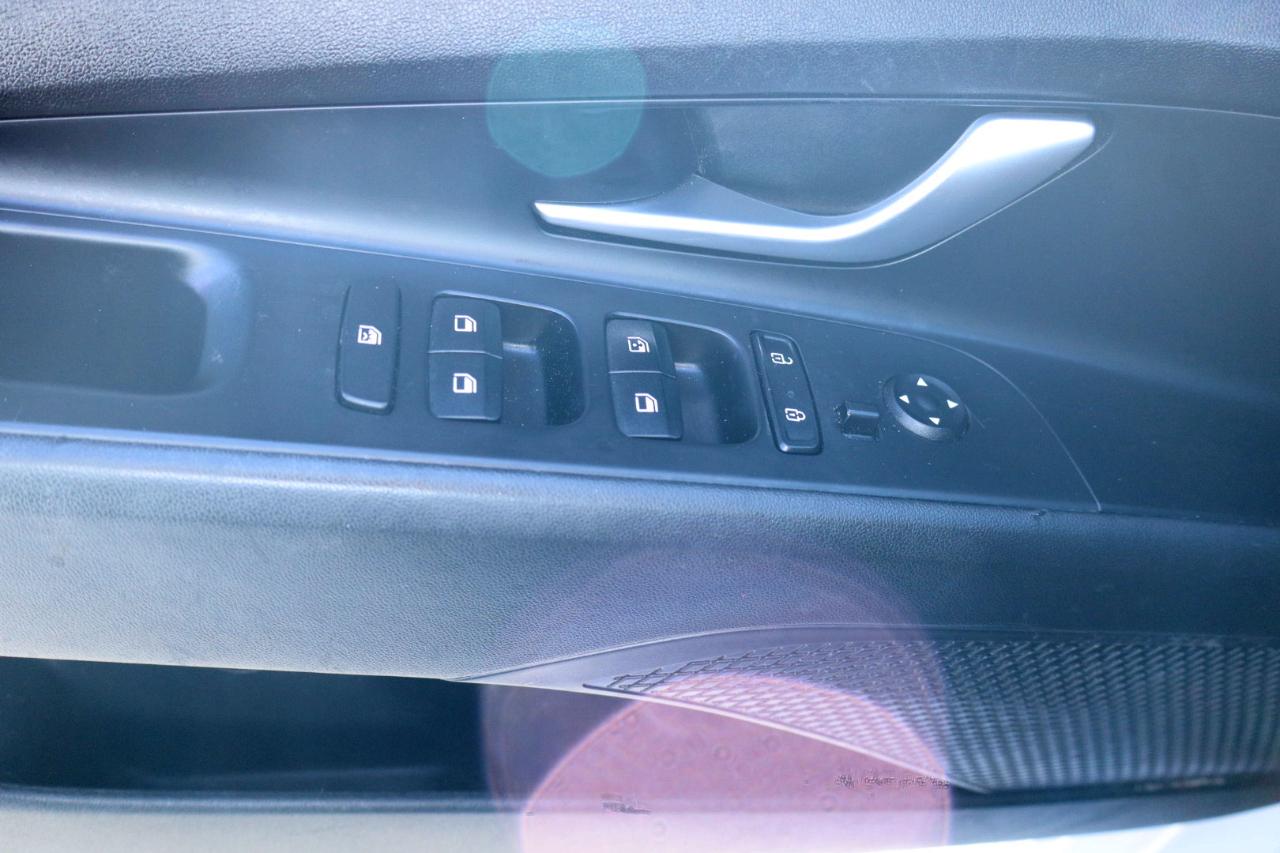 Hyundai Elantra SEL IVT 2021
