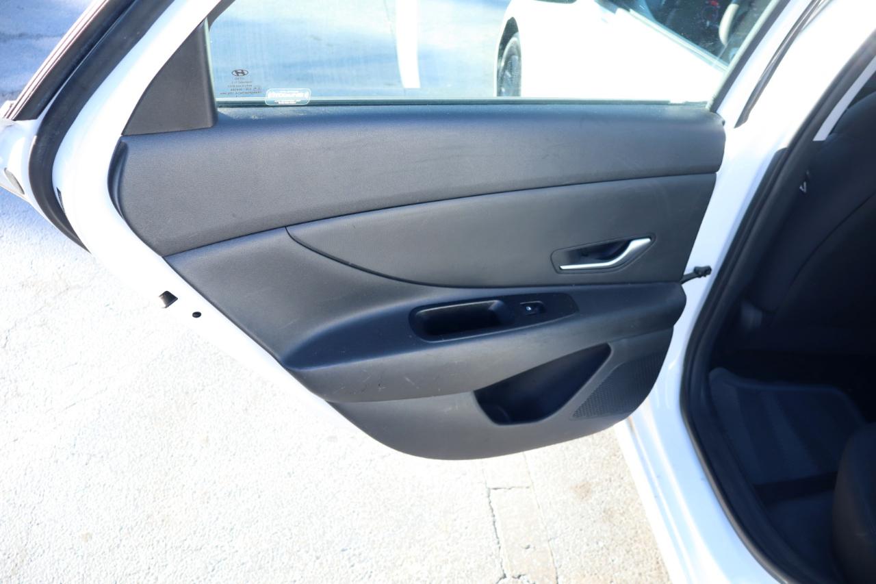 Hyundai Elantra SEL IVT 2021