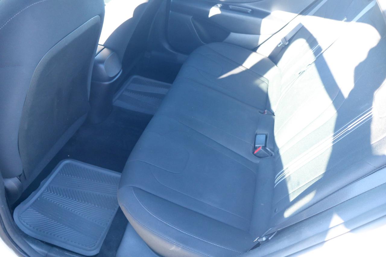 Hyundai Elantra SEL IVT 2021