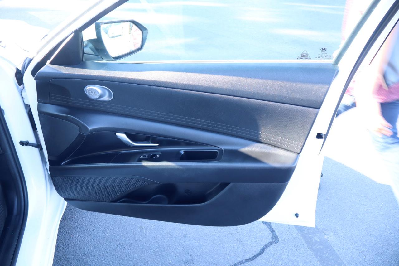 Hyundai Elantra SEL IVT 2021