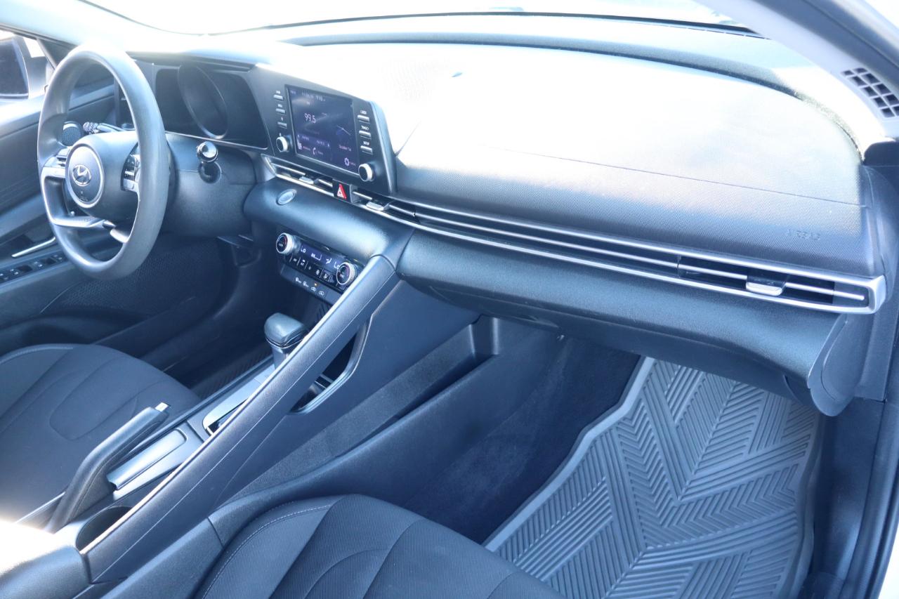 Hyundai Elantra SEL IVT 2021