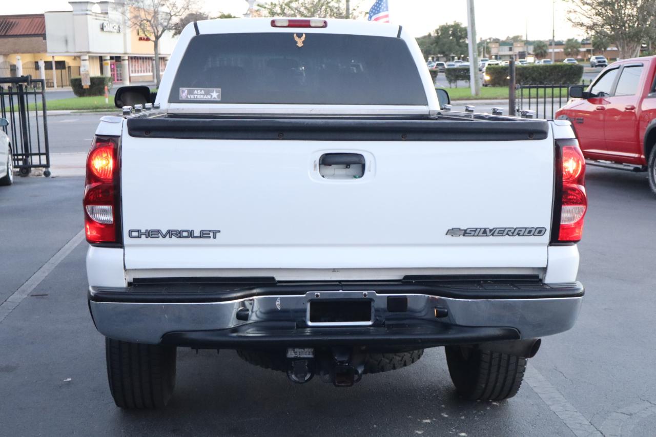 Chevrolet Silverado 3500 Crew Cab 167" WB 4WD SRW LT 2004