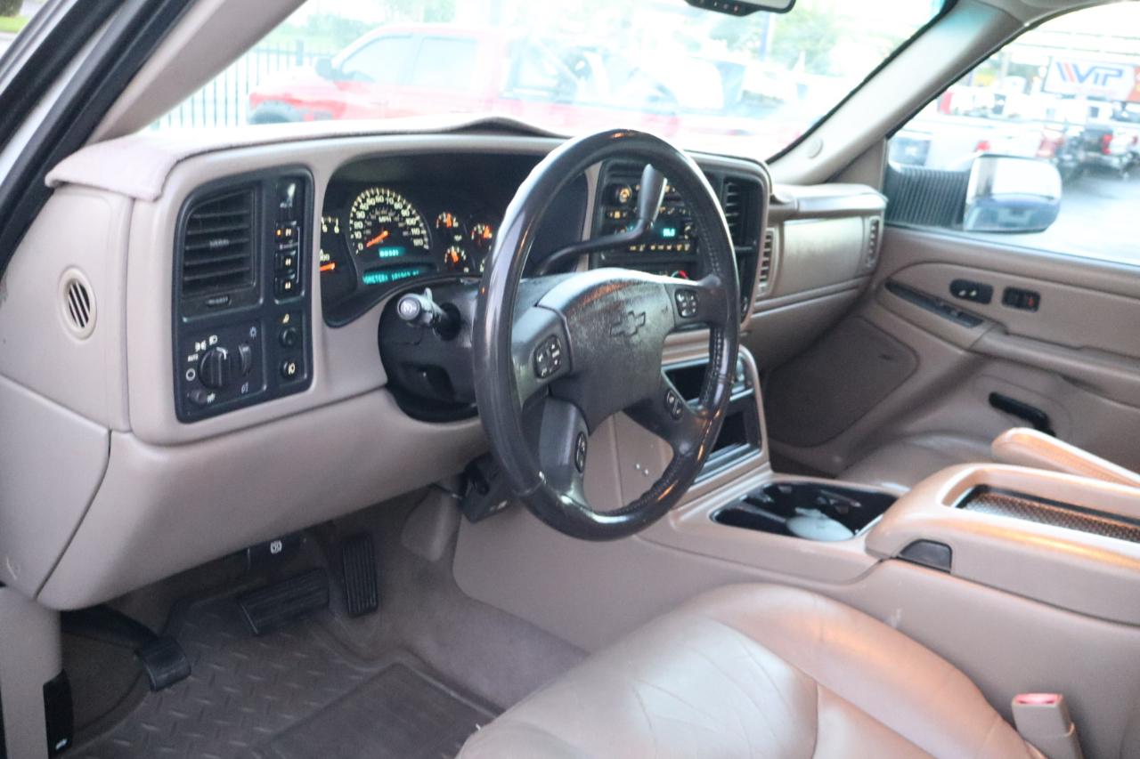 Chevrolet Silverado 3500 Crew Cab 167" WB 4WD SRW LT 2004