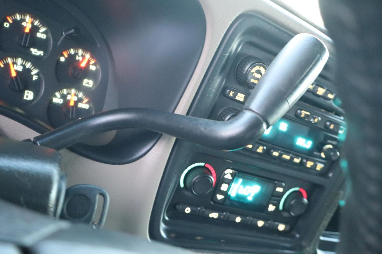 Chevrolet Silverado 3500 Crew Cab 167" WB 4WD SRW LT 2004