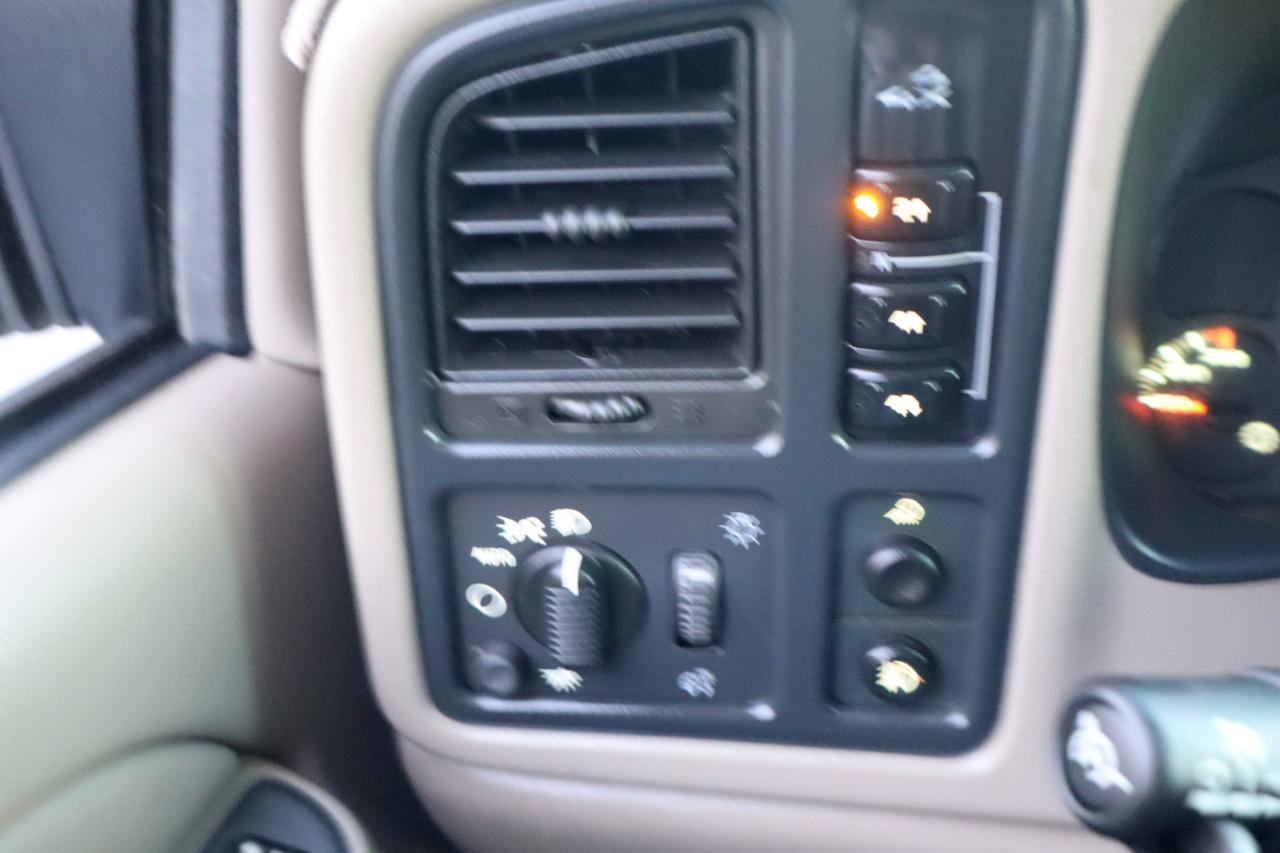 Chevrolet Silverado 3500 Crew Cab 167" WB 4WD SRW LT 2004