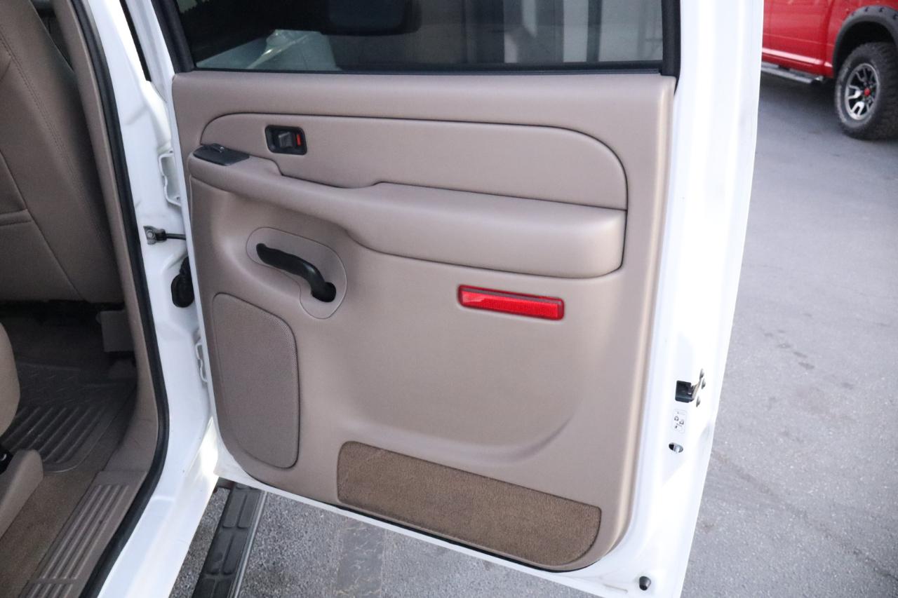 Chevrolet Silverado 3500 Crew Cab 167" WB 4WD SRW LT 2004