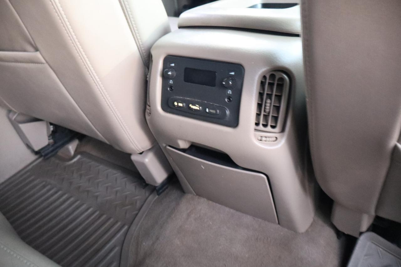 Chevrolet Silverado 3500 Crew Cab 167" WB 4WD SRW LT 2004
