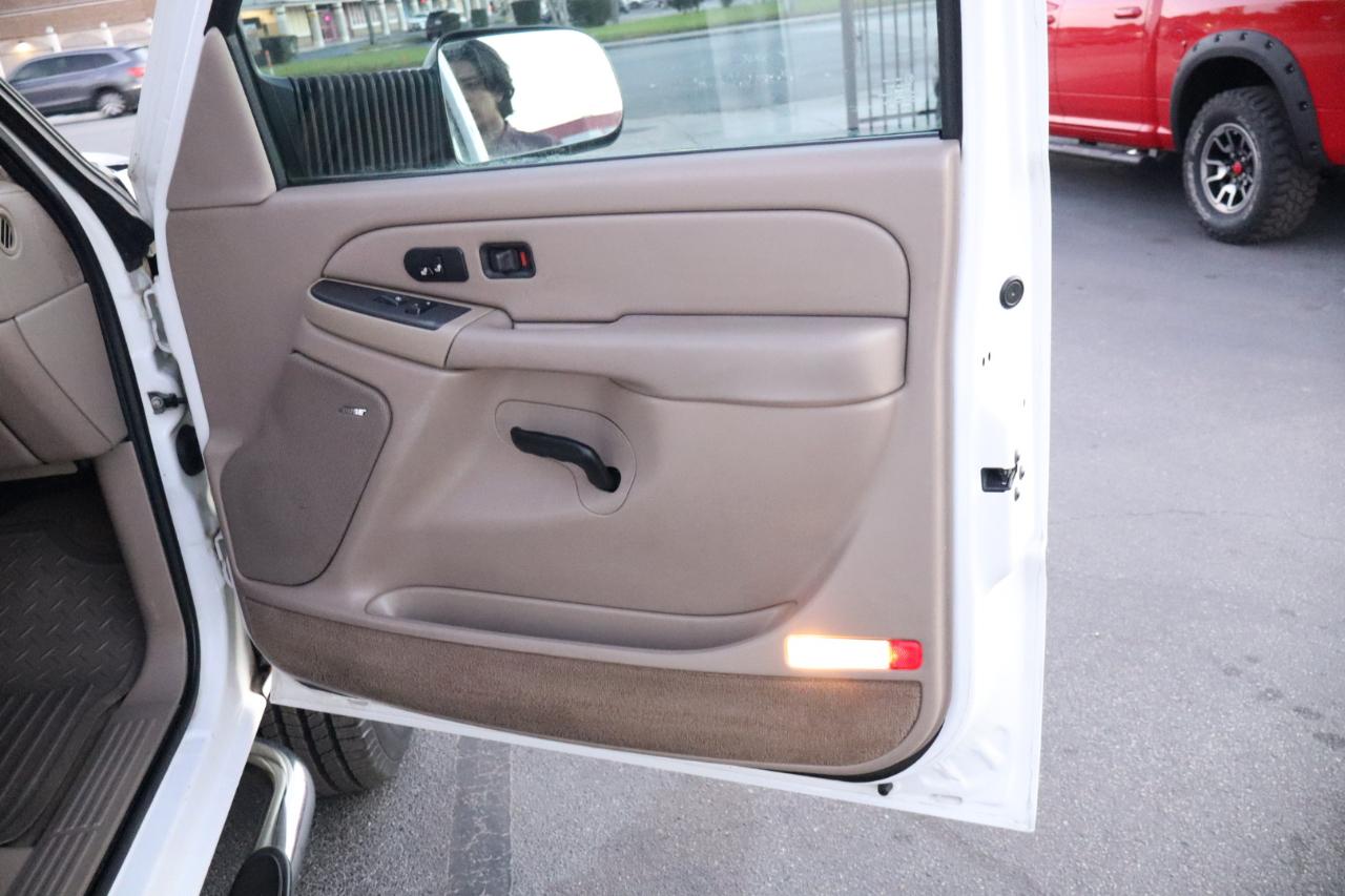 Chevrolet Silverado 3500 Crew Cab 167" WB 4WD SRW LT 2004