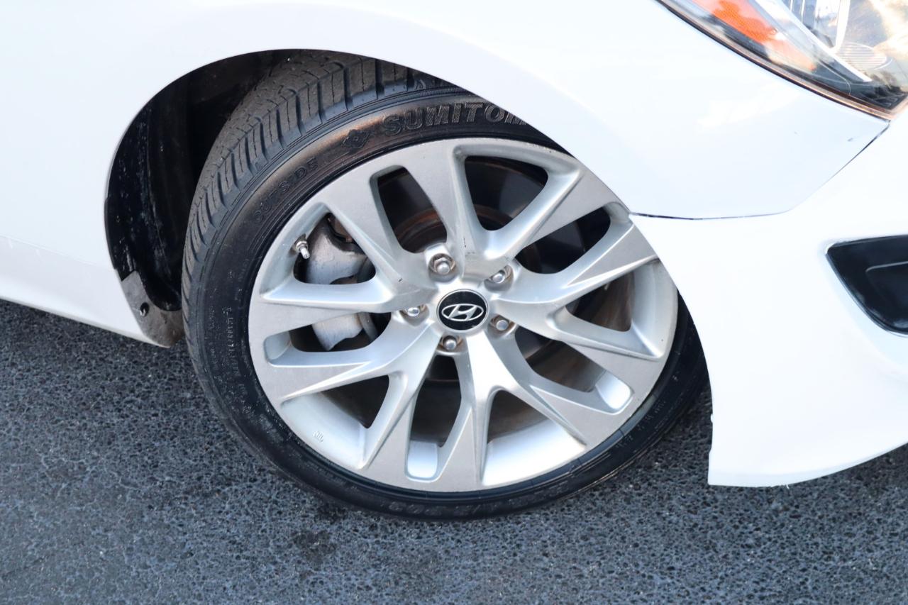 Hyundai Genesis Coupe 2dr I4 2.0T Man 2013