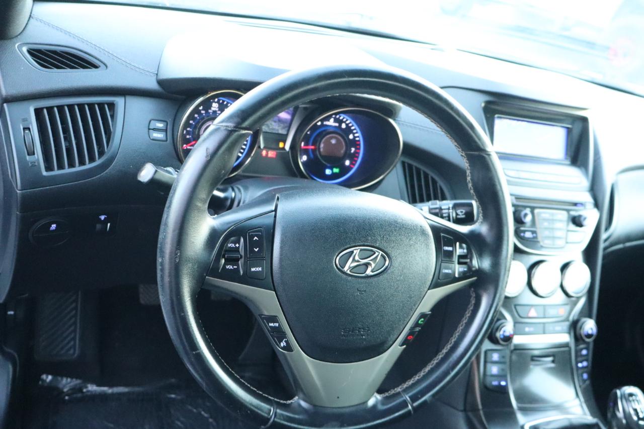 Hyundai Genesis Coupe 2dr I4 2.0T Man 2013