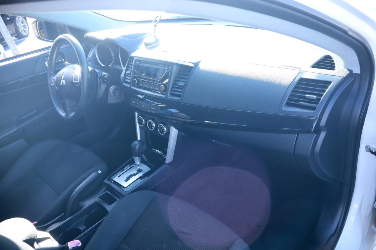 Mitsubishi Lancer 4dr Sdn Man ES FWD 2016