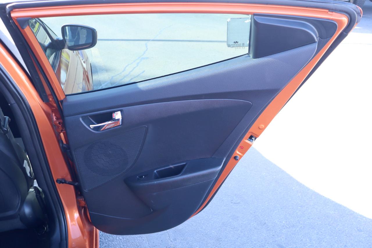 Hyundai Veloster 3dr Cpe Auto 2016