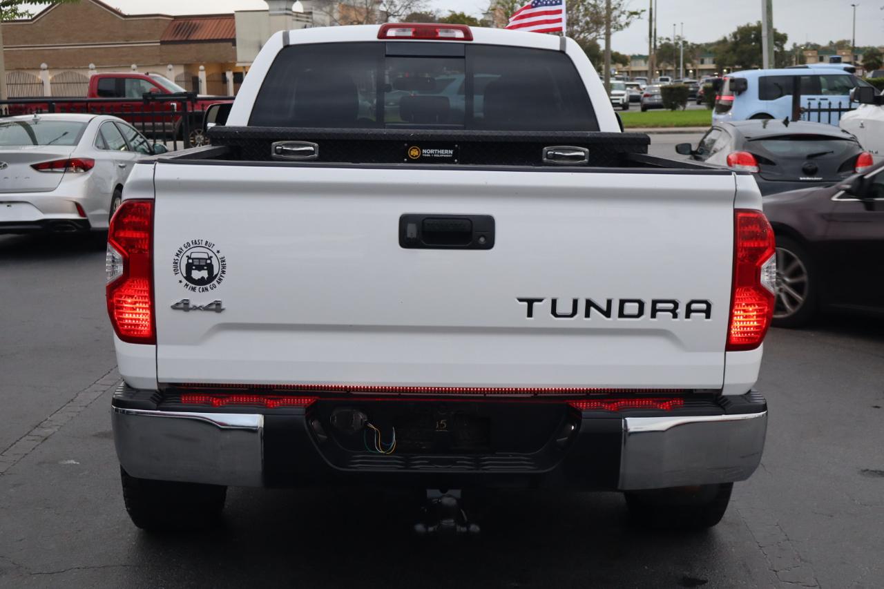 Toyota Tundra 4WD Truck Double Cab 5.7L FFV V8 6-Spd AT SR5 (Natl) 2016
